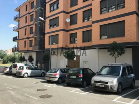 Local comercial en Elola