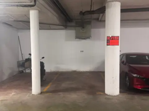 Garaje en Avenida de los Descubrimientos, 20