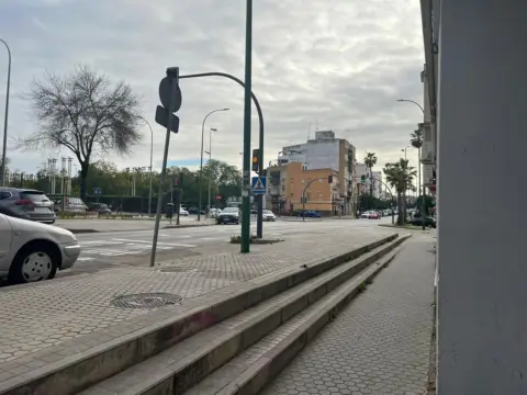 Local comercial en Avenida de la Calesera, 35