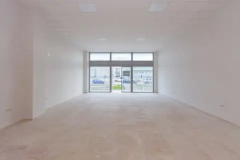 Local comercial en Avinguda de la Medicina