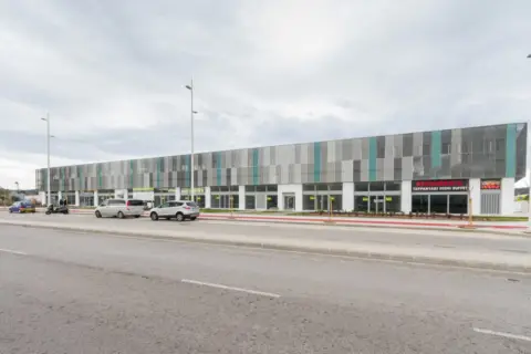 Oficina en Avinguda de la Medicina