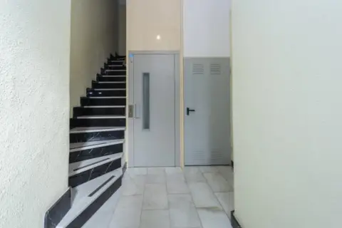 Piso en Carrer Alzira, 16