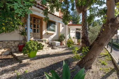 Chalet en Urbanització de Monterrey