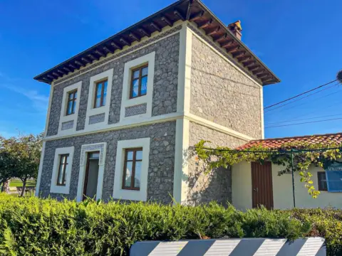 Chalet en calle Orejo-La Sota