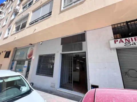 Local comercial en Avenida de Andalucía