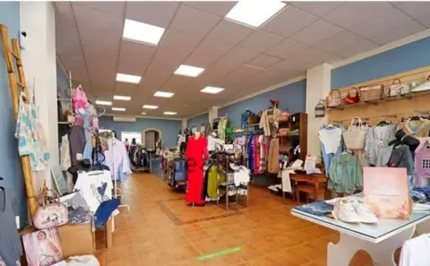 Local comercial en Avinguda de País Valencià