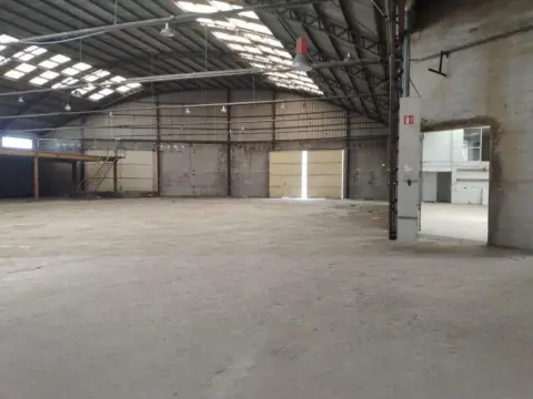 Nave industrial en Carrer Ribesalbes, 52