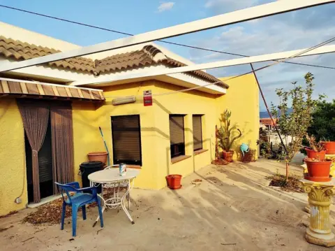 Casa en calle Vista Alegre de La Ñora