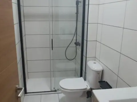 Piso en calle Julieta Estudios-P.Honda