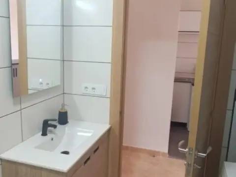 Piso en calle Julieta Estudios-P.Honda