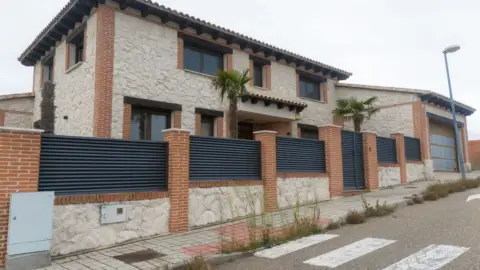 Chalet en calle Joan Miró, nº 130