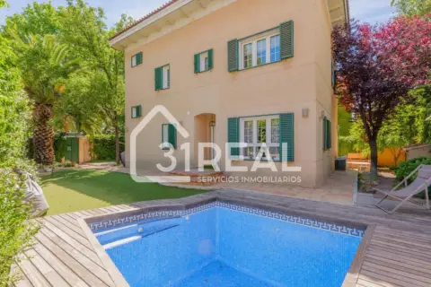 Chalet en calle de Emilio Mario