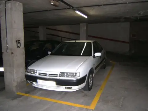 Garaje en Carrer de Miralbosc, 3