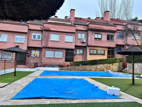 Casa adosada en Avenida de España