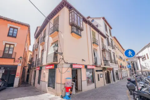 Edificio en calle Horno de San Matías