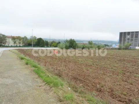 Terreno en Plaza U.A.7.