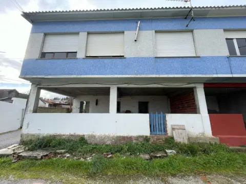 Casa adosada en calle Valón