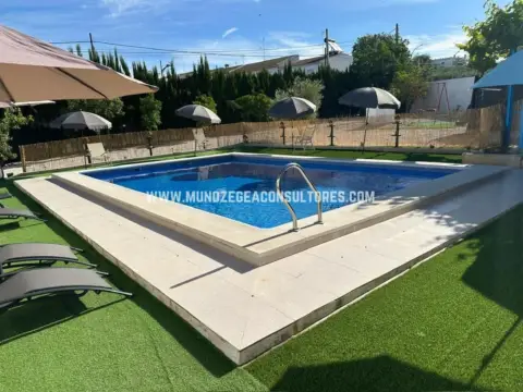 Chalet en Camino de Lucena