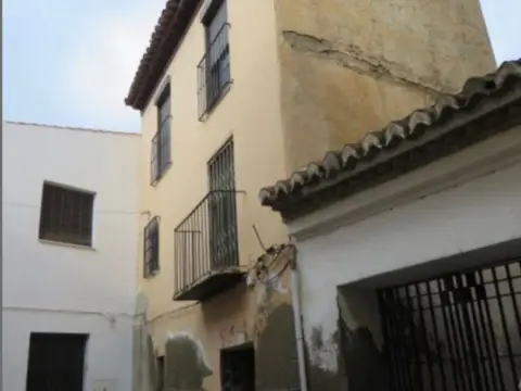 Casa adosada en calle de Mensafies