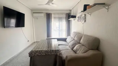 Piso en Av. Barcelona - Viñuela - Rescatado