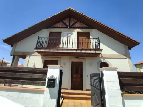 Chalet en calle Barrio La Iglesia