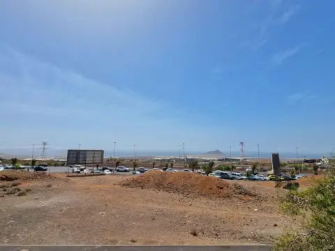 Piso en calle Arguayoda