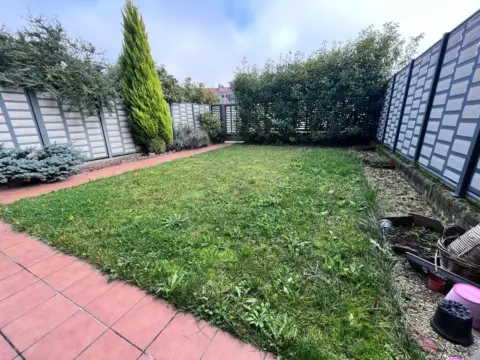 Chalet en calle de Lech Walesa