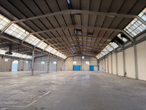 Nave industrial en calle del Río Segura, 11