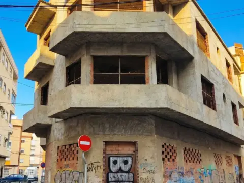 Edificio en calle Patricio Pérez, 76