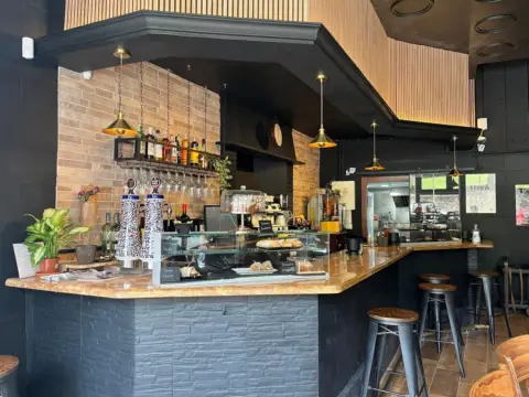 Local comercial en calle de Santa Susana, 10