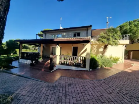 Chalet en calle de La Revilla, nº 24
