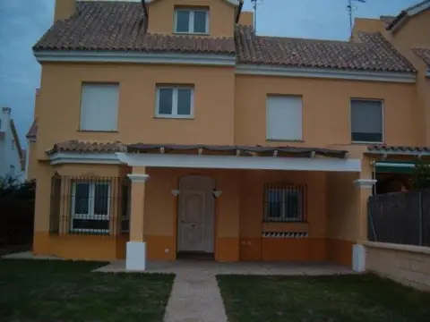 Casa pareada en El Aguila
