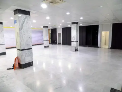 Local comercial en El Ejido-La Merced-La Victoria
