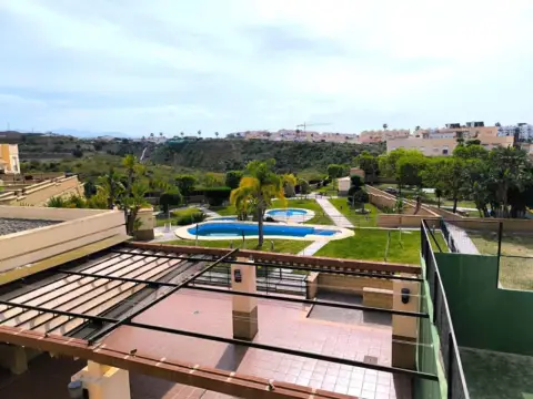 Casa adosada en calle de la Celestina