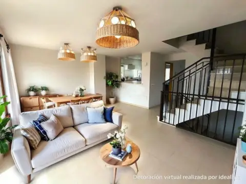 Casa adosada en calle de la Celestina