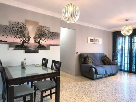 Apartamento en Los Guindos-Parque Mediterraneo-Santa Pa