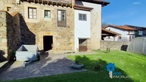 Casa adosada en Barrio de la Portilla