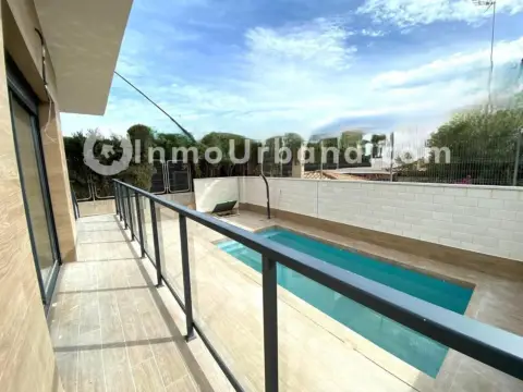 Casa en calle Secretario Basilio Sala
