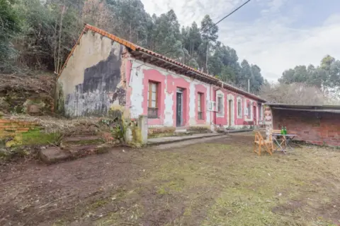 Casa en calle La Vallina, nº 32