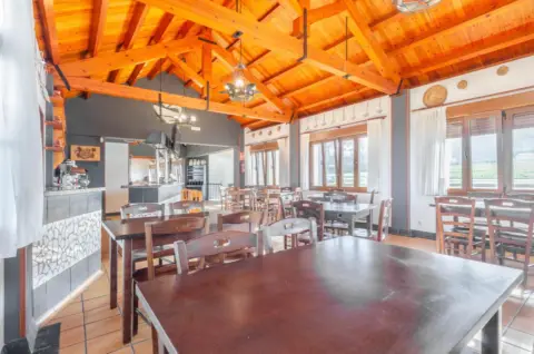 Local comercial en calle Pontigas