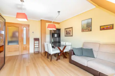 Piso en calle de Alfonso III 'El Magno', 2