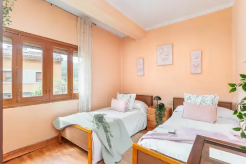 Casa en calle Moreda de Arriba, nº 13