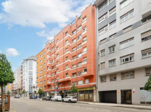 Local comercial en calle de González Besada, 53