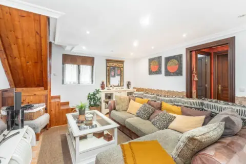 Casa en calle Carabanzo, nº 75