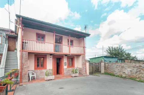 Casa adosada en Carretera de Latores, 38