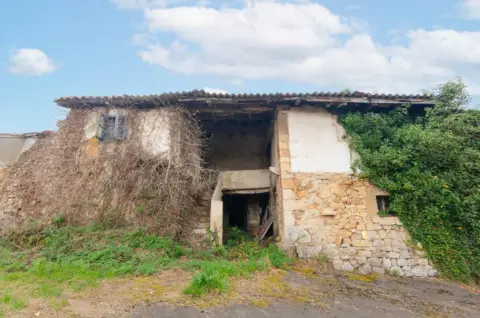 Casa en calle Santianes