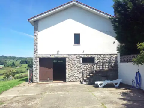 Chalet en calle Riego-Pervera, nº 7