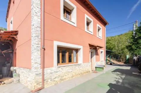 Casa en calle Cantil