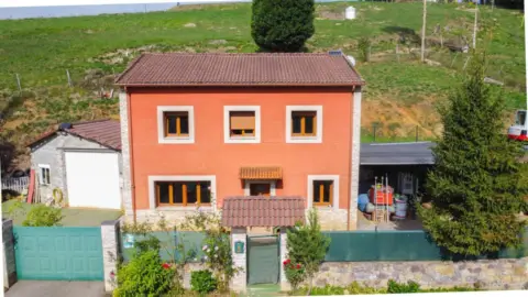 Casa en calle Cantil