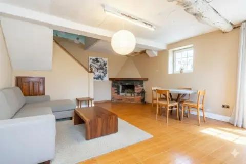 Casa adosada en calle Pandenes, nº 22